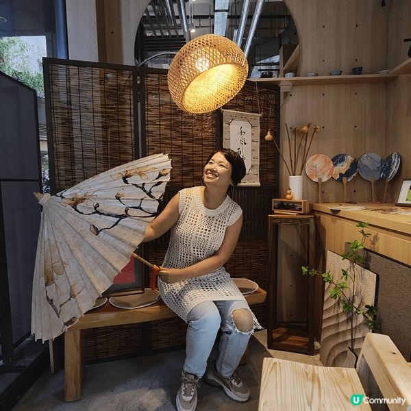 位於土瓜灣啟岸巷子內嘅茶閒裡，由兩位少女主理，環境舒適，好多...