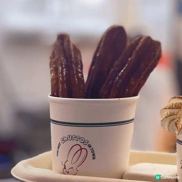 Churros 炸到好脆身,肉桂粉同砂糖, 平均撒滿係上面,...
