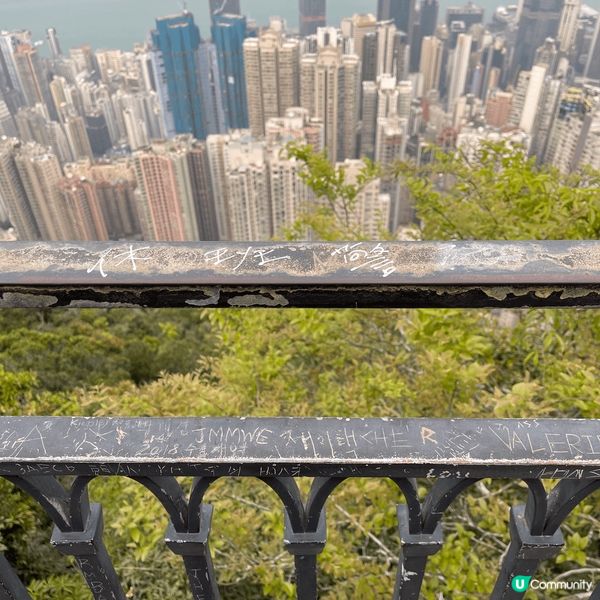 聖誕假期，除咗去影好多唔同嘅聖誕燈飾之外，仲好建議大家去做吓...