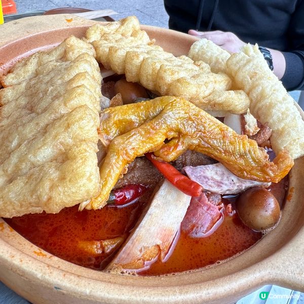 麻辣豬手牛雜螺絲粉煲