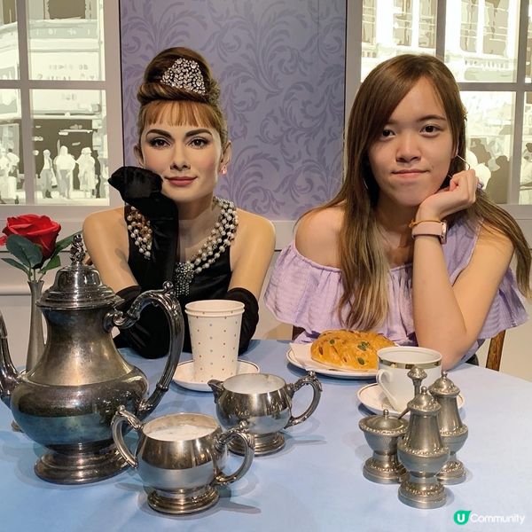 ## 📸 香港杜莎夫人蠟像館，同巨星影合照！🤩