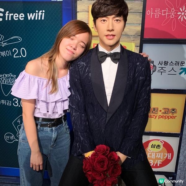 ## 📸 香港杜莎夫人蠟像館，同巨星影合照！🤩
