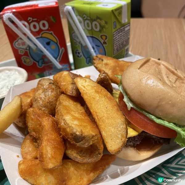 好似置身於🥰啟德舊機場嘅漢堡包店