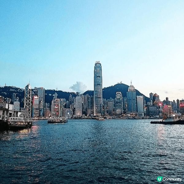 我想介紹尖沙咀天星碼頭，因為此地點除咗可以捕捉到本港最經典的...