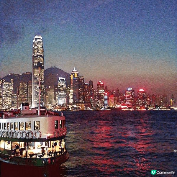 我想介紹尖沙咀天星碼頭，因為此地點除咗可以捕捉到本港最經典的...