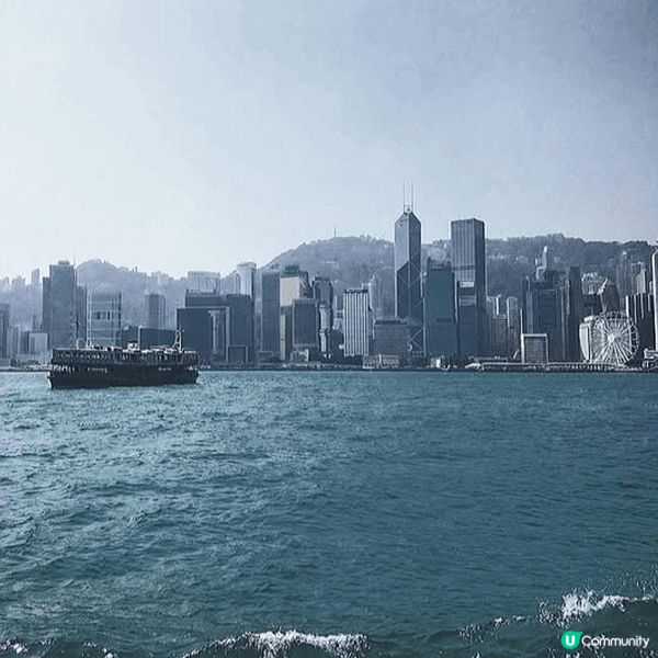 我想介紹尖沙咀天星碼頭，因為此地點除咗可以捕捉到本港最經典的...