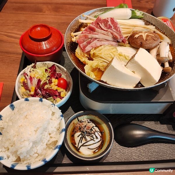 三代目喺荃灣、北角同寶林都都分店。黑紅配色嘅裝潢，好有日本f...