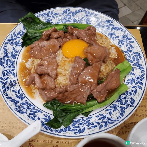 正斗有傳統美食蝦籽柚皮，經典窩蛋牛肉片飯，仲有健康有益的桑寄...