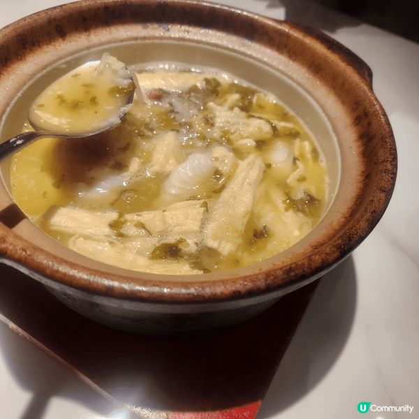 這間是綠茶餐廳，材料新鮮好味，值得推介，環境優雅，價錢合理