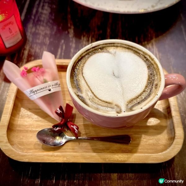 浪漫意境花海下的休閑西餐🌹