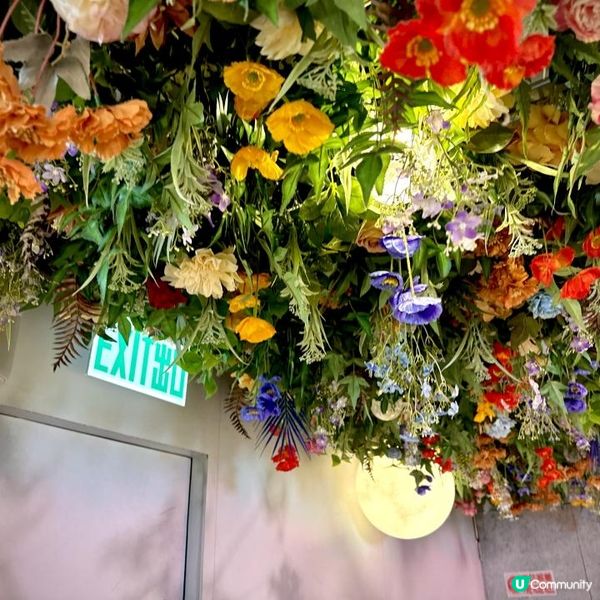 浪漫意境花海下的休閑西餐🌹