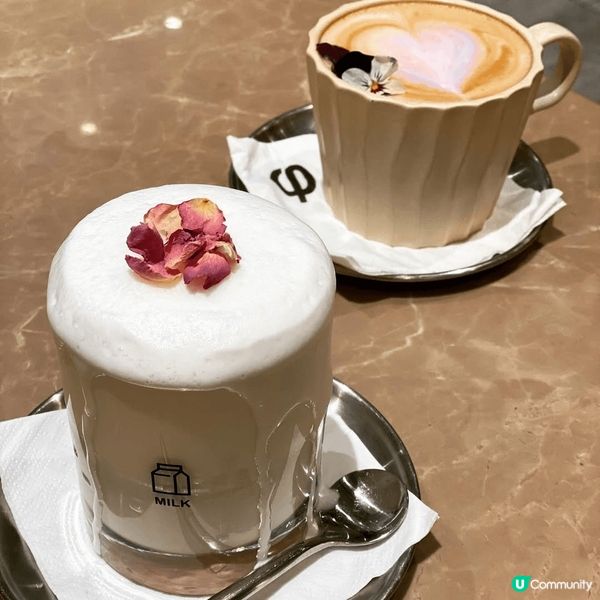 餐廳以日式簡約設計，今人舒心放鬆，木系椅凳梳發和風十足，打卡...