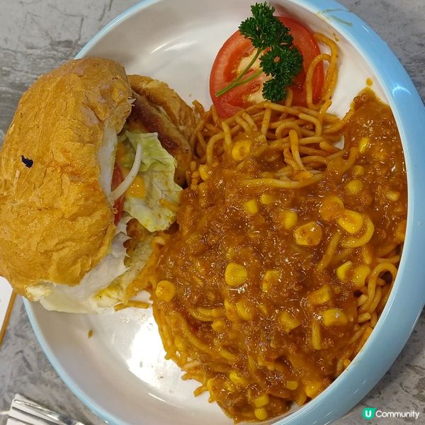 灣仔薔紅 招牌豬扒包拚肉醬意粉