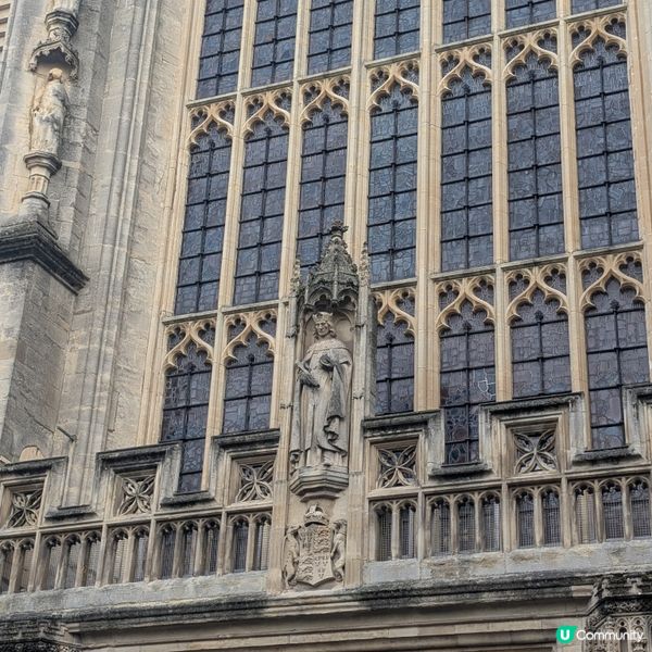 🐤巴斯大教堂Bath Abbey：哥德式建築的璀璨瑰寶