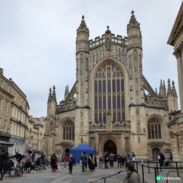 🐤巴斯大教堂Bath Abbey：哥德式建築的璀璨瑰寶