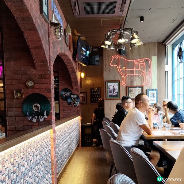 ## 粉嶺必食人氣英式酒吧餐廳 🍽️馳名畢打奧焗豬扒飯💜