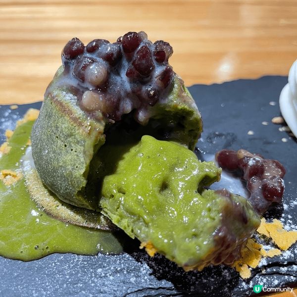 日本真係成日有好多特色美食，呢個用真抹茶粉製作嘅雪糕非常香濃...