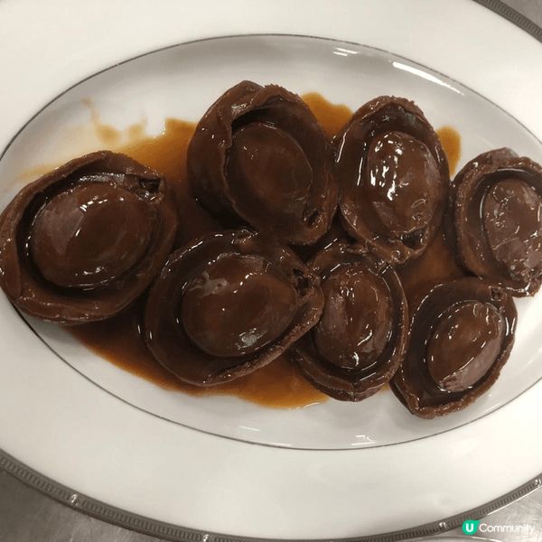 斤両 私房菜 其中主打的 日本網鮑 頂級刺參 三頭/一頭厚花...