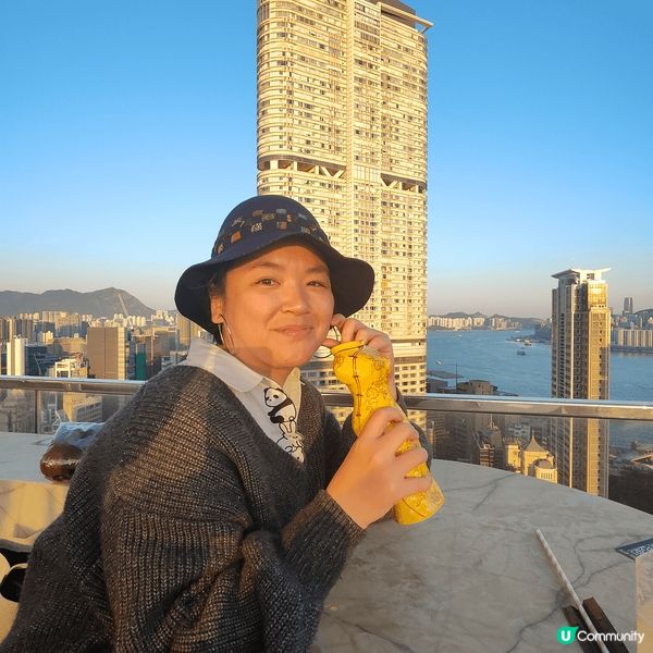 位於isquare 30樓南海一號內嘅eye bar, 下午...