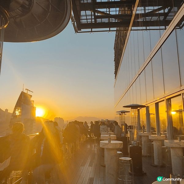 位於isquare 30樓南海一號內嘅eye bar, 下午...