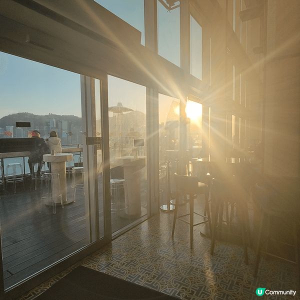 位於isquare 30樓南海一號內嘅eye bar, 下午...