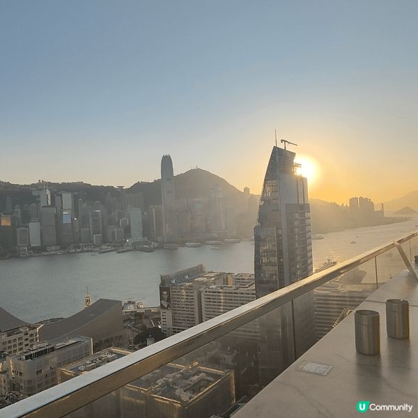 位於isquare 30樓南海一號內嘅eye bar, 下午...