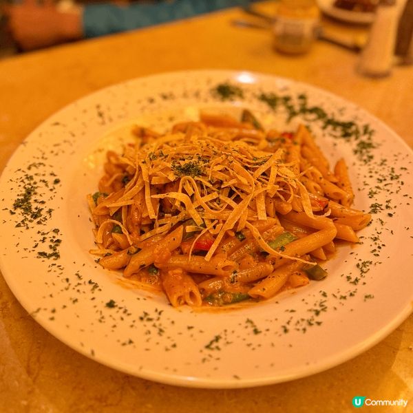 👶🏻的第一個聖誕～去尖沙咀睇燈飾前，先去醫醫肚😌諗咗好耐有咩...