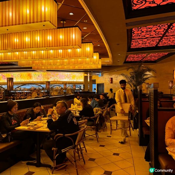 👶🏻的第一個聖誕～去尖沙咀睇燈飾前，先去醫醫肚😌諗咗好耐有咩...