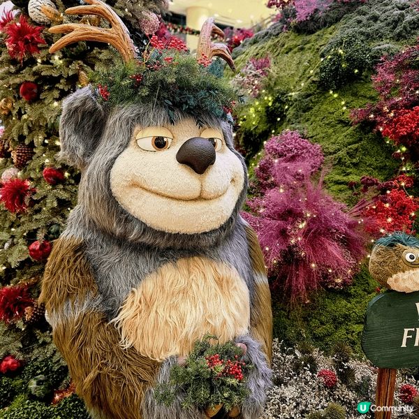 今年港九各大商場的聖誕裝飾，個人覺得金鐘太古廣場的毛毛怪們最...