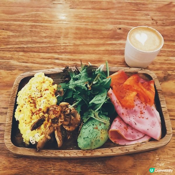 今日去呢間佐敦Cafe試，咖啡同食物都好好，價錢合理😊