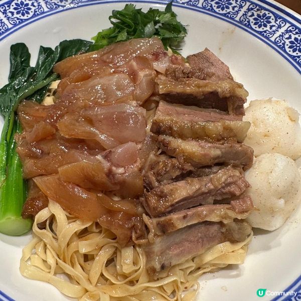 牛腩麵配雞白湯🍜湯底有驚喜