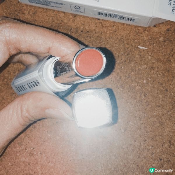 最近試咗 Bobbi Brown 嘅晶鑽漾色盈潤唇膏，真係好...