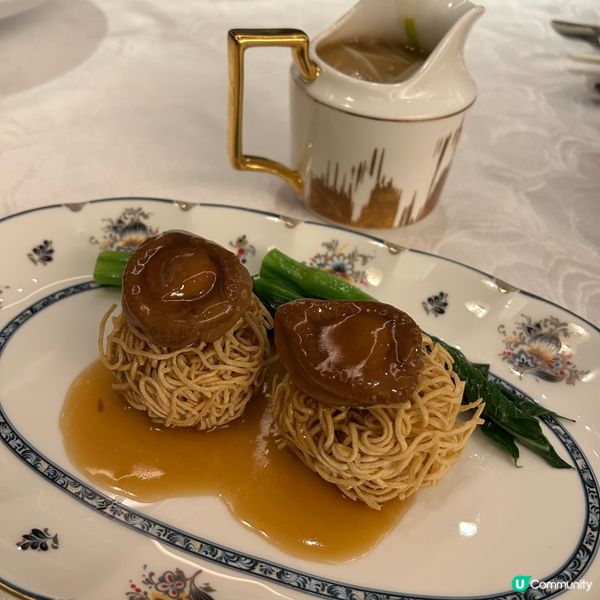 鮑魚肉絲炒麵球