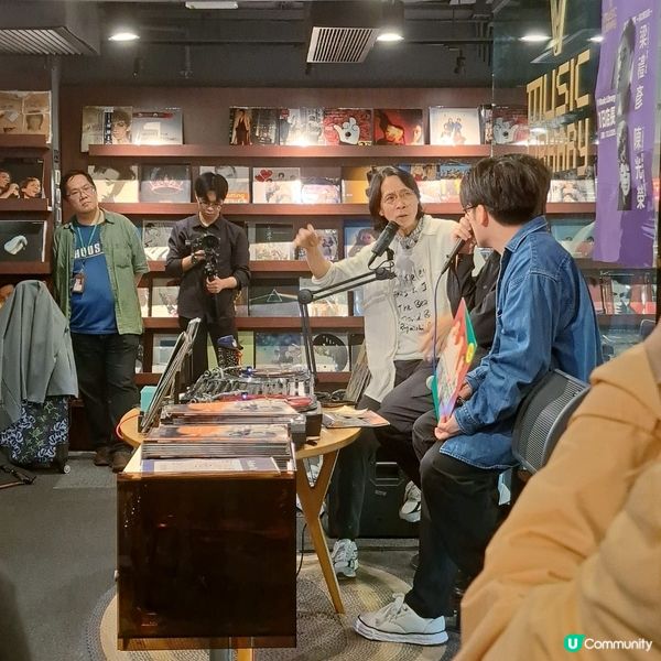 黃志淙出現在李惠利知專