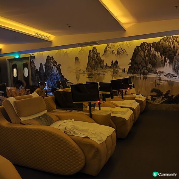 東門無邊際泳池按摩店