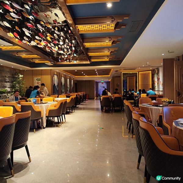 東門無邊際泳池按摩店