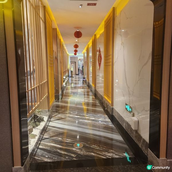 東門無邊際泳池按摩店