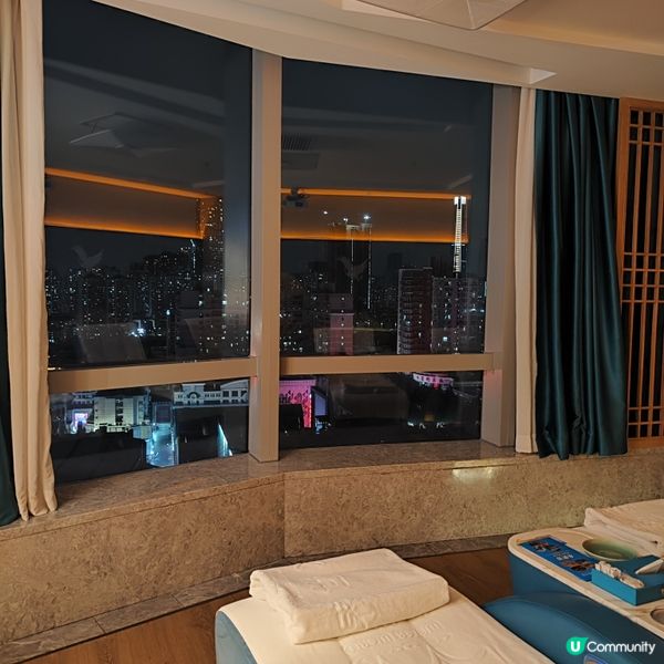 東門無邊際泳池按摩店