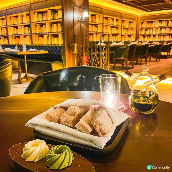 銅鑼灣浪漫海景復古圖書館風餐廳🥂