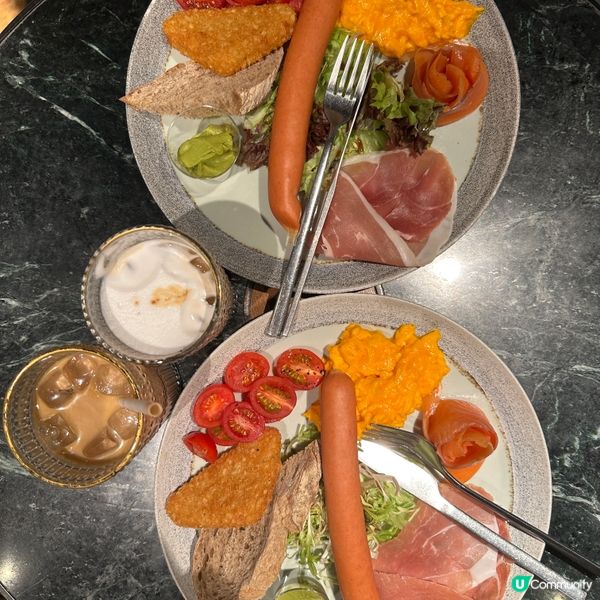 有巨型芝士腸嘅All Day Breakfast？