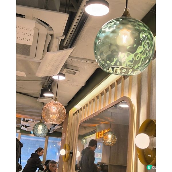 新都會廣場有一間有三大保證嘅老港冰室