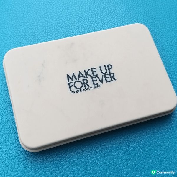 遮瑕度高，妝容持久，防水，防油，保濕