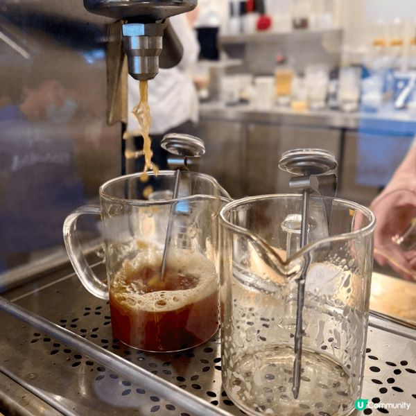 這間手搖店每杯茶底飲品就是新鮮現萃製茶！長期生意興隆，大排長...