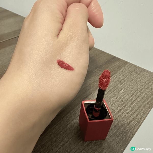 想記錄一下韓國朋友送的唇膏產品