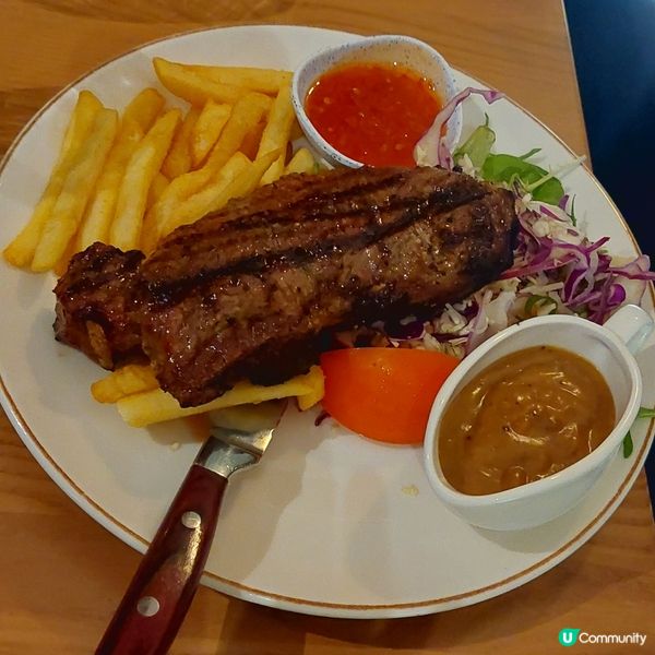 西冷300g🥩👍😋🍷🍟🥗