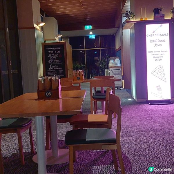 西冷300g🥩👍😋🍷🍟🥗