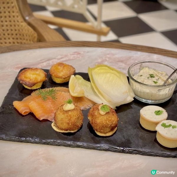 品嚐法式特色海鮮拼盤點心套餐