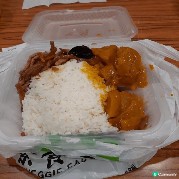 素食店外賣飯盒，味道不錯。