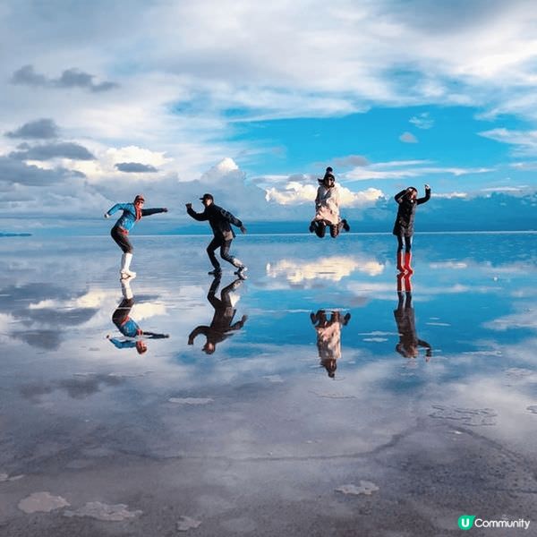 玻利維亞烏尤尼鹽沼，望落去係一望無際嘅白色地面，每逢雨季都會...