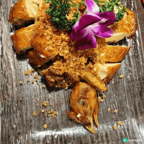 香港其實亦有很多地方有很好的港式美食，如九龍塘南山村，將軍澳...